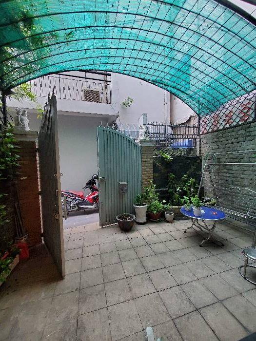 Phú nhuậ nhà bán 97m2 ngang lớn 5,5m gần mặt tiền nhà 4 tầng thích quảng đức phường 4 chỉ 14 tye