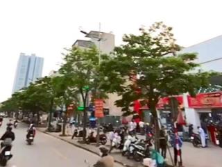 Mặt phố Phạm Văn Đồng - 7,7 tỷ - ô tô - đang kinh doanh