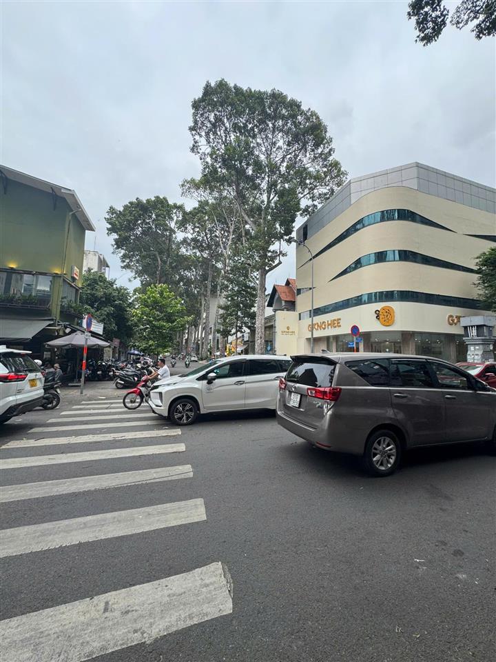 Góc 2 mặt tiền sương nguyệt ánhtôn thất tùng, bến thành, q.1t 16.5x26m cn 416m2 nhà 4 tầng 250 tỷ