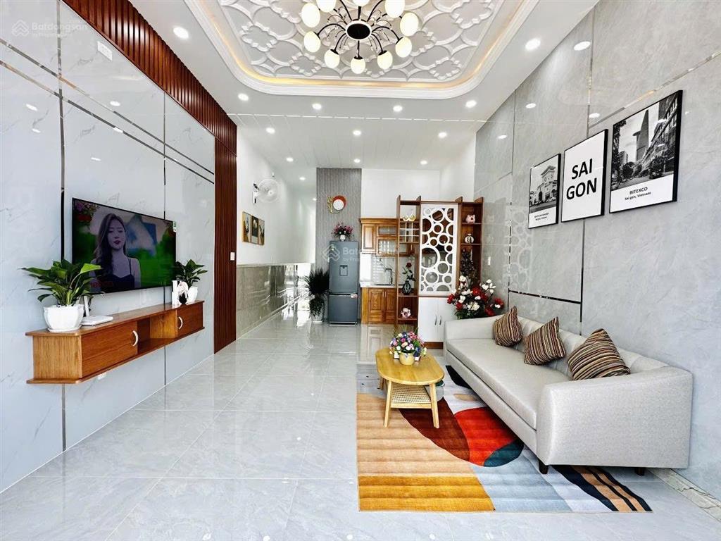 Chính chủ bán gấp căn nhà 72/83/15 huỳnh văn nghệ dt 4x14m, có 2pn 1wc hẻm thông p. 15 tân bình