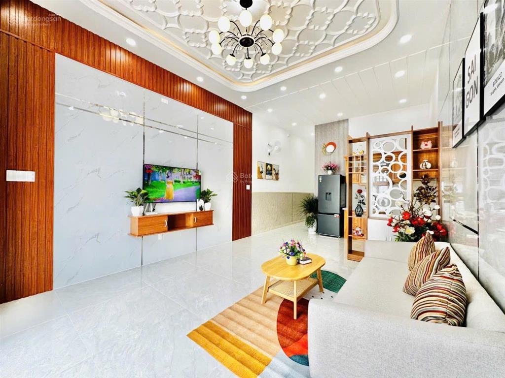 Chính chủ bán gấp căn nhà 72/83/15 huỳnh văn nghệ dt 4x14m, có 2pn 1wc hẻm thông p. 15 tân bình