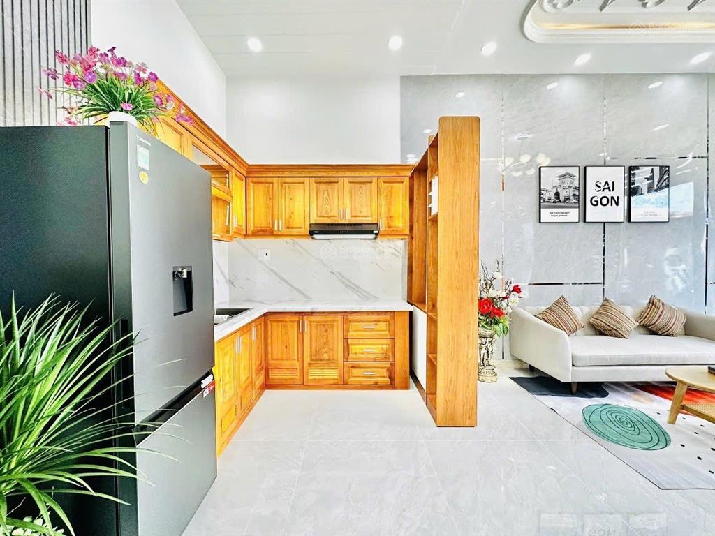 Chính chủ bán gấp căn nhà 72/83/15 huỳnh văn nghệ dt 4x14m, có 2pn 1wc hẻm thông p. 15 tân bình