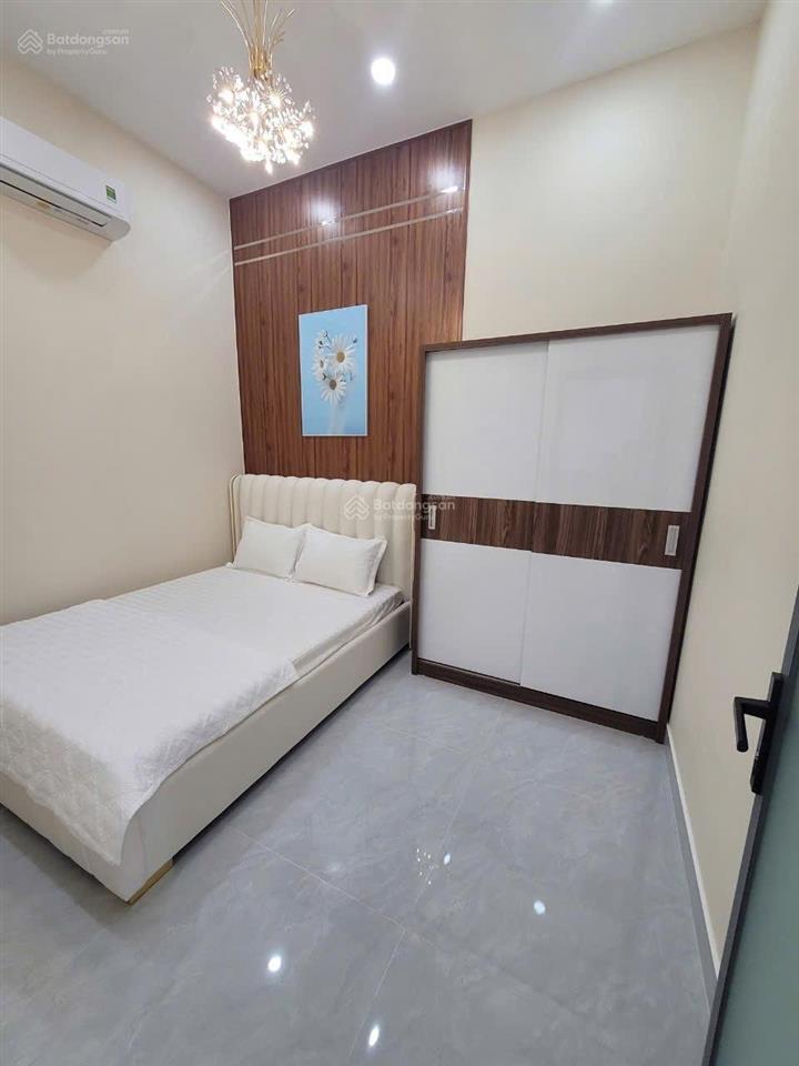 Chính chủ bán gấp căn nhà 72/83/15 huỳnh văn nghệ dt 4x14m, có 2pn 1wc hẻm thông p. 15 tân bình