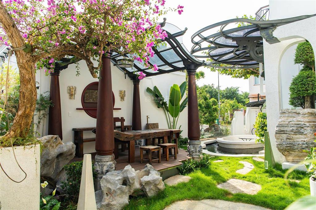 Biệt thự siêu đẹp góc 3 mặt tiền nguyễn văn hưởng, khu compound thảo điền 2 an ninh 24/24, đẳng cấp
