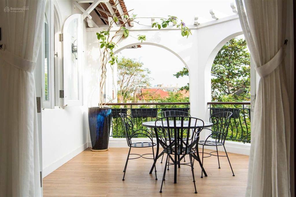 Biệt thự siêu đẹp góc 3 mặt tiền nguyễn văn hưởng, khu compound thảo điền 2 an ninh 24/24, đẳng cấp