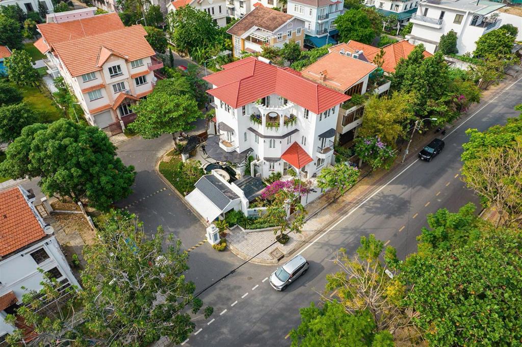 Biệt thự siêu đẹp góc 3 mặt tiền nguyễn văn hưởng, khu compound thảo điền 2 an ninh 24/24, đẳng cấp