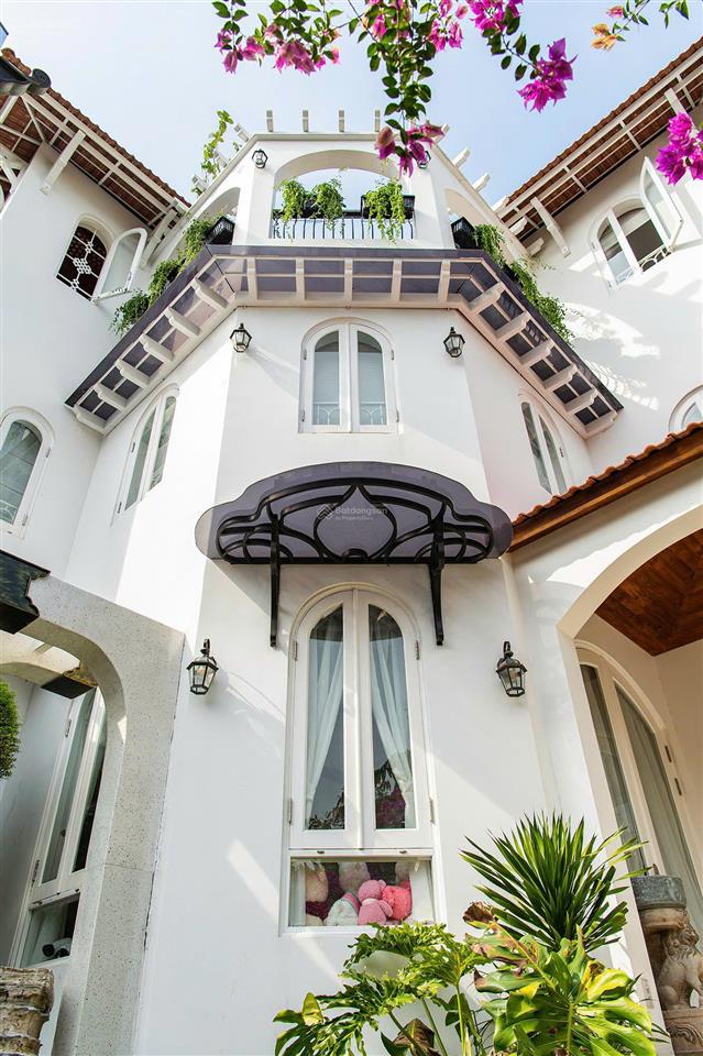 Biệt thự siêu đẹp góc 3 mặt tiền nguyễn văn hưởng, khu compound thảo điền 2 an ninh 24/24, đẳng cấp