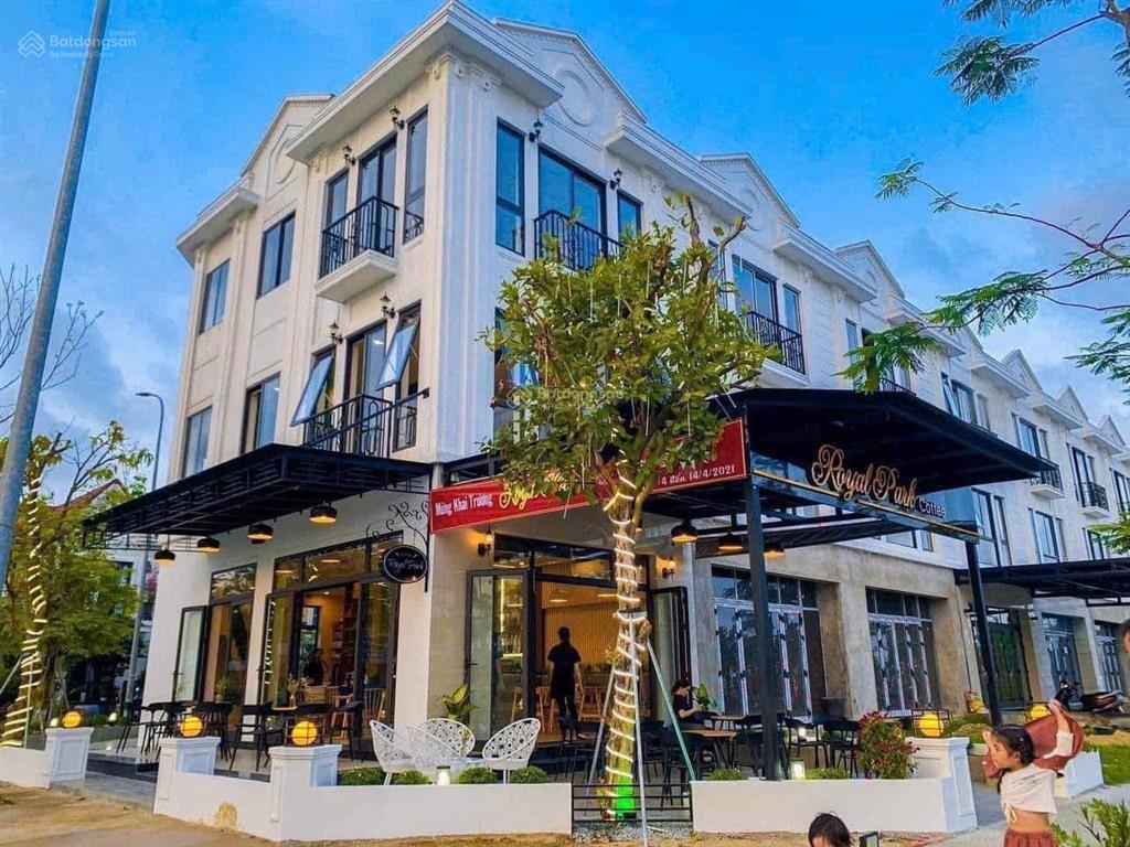 Bán nhà 3 tầng mặt tiền đường 20m dự án royal park trung tâm thành phố huế giá chỉ 4.4 tỷ