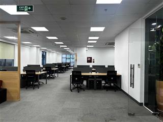Cho thuê văn phòng dt 100m2 cực đẹp đã setup sẵn nội thất tại cdc building lê đại hành hai bà trưng