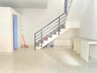 Cho thuê nhà 100m2, trệt , 2 lầu, sân thượng, chỉ 7,5tr vào ở ngay  0938 686 ***