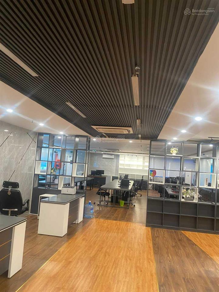 Cho thuê văn phòng điện biên phủ bình thạnh sẵn fitout nội thất. dt 350m2