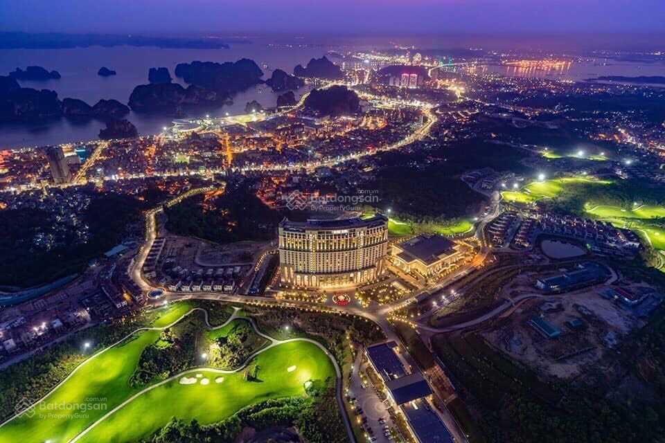 Bán gấp biệt thự flc view trực diện vịnh hạ long giá 16 tỉ do cần thu tiền về  0914 043 ***