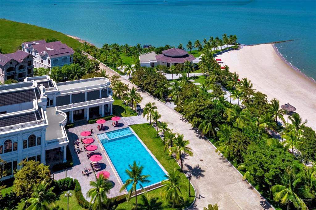 Bán lỗ giá 20,5 tỉ biệt thự paradise tuần châu mặt biển hạ long đủ đồ thang máy,  0914 043 ***