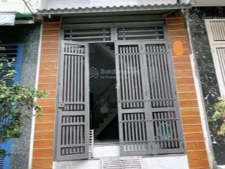 Trước nhà rộng 8 mét hẻm ba gác, sát mt trần hưng đạo gần công an tp