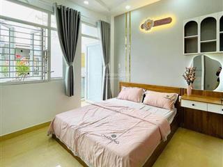 Bán nhà gấp 1 trệt 3 lầu 4 phòng ngủ 5 wc, sổ hồng riêng pháp lý chuẩn, có tặng lại nội thất