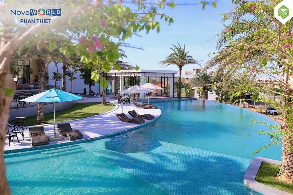 Chủ nhà cần bán lại căn biệt thự khu sân golf, nhà có sẵn, chỉ 6,8 tỷ bao thuế phí, gồm vat