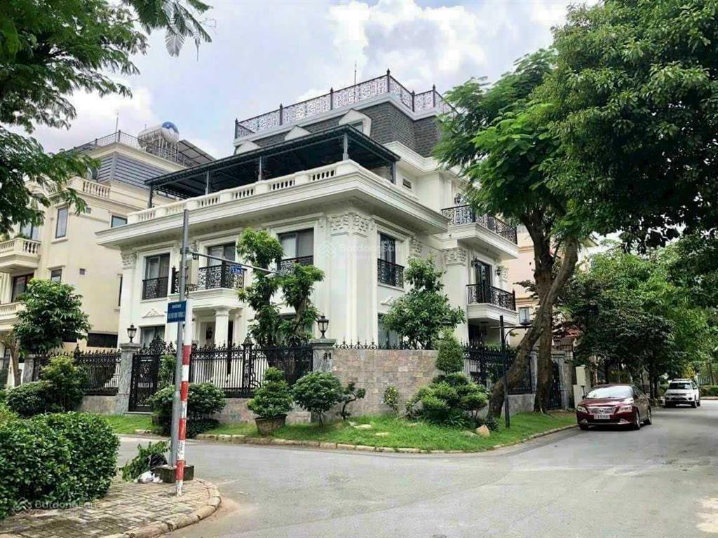 Bán tòa nhà căn góc 2 mặt tiền sư vạn hạnh, p12, q10. dt 15x25m. hầm 4 lầu, thuê 220tr/th giá 59tỷ