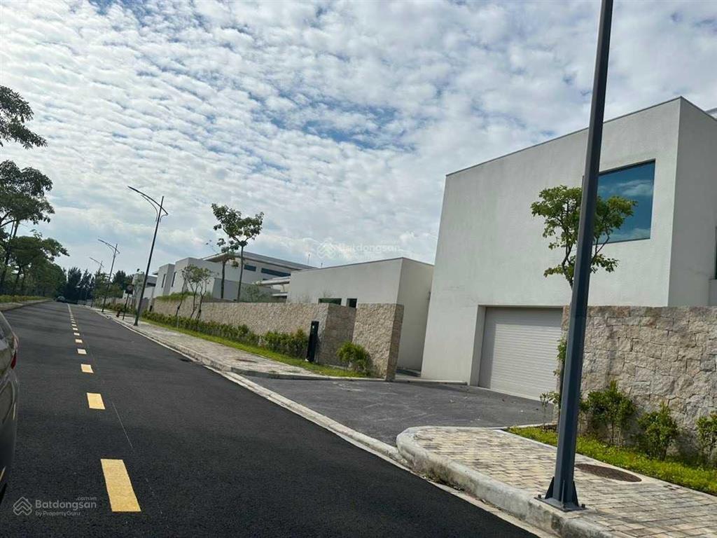 Bán biệt thự avenue sân golf vân trì giá tốt