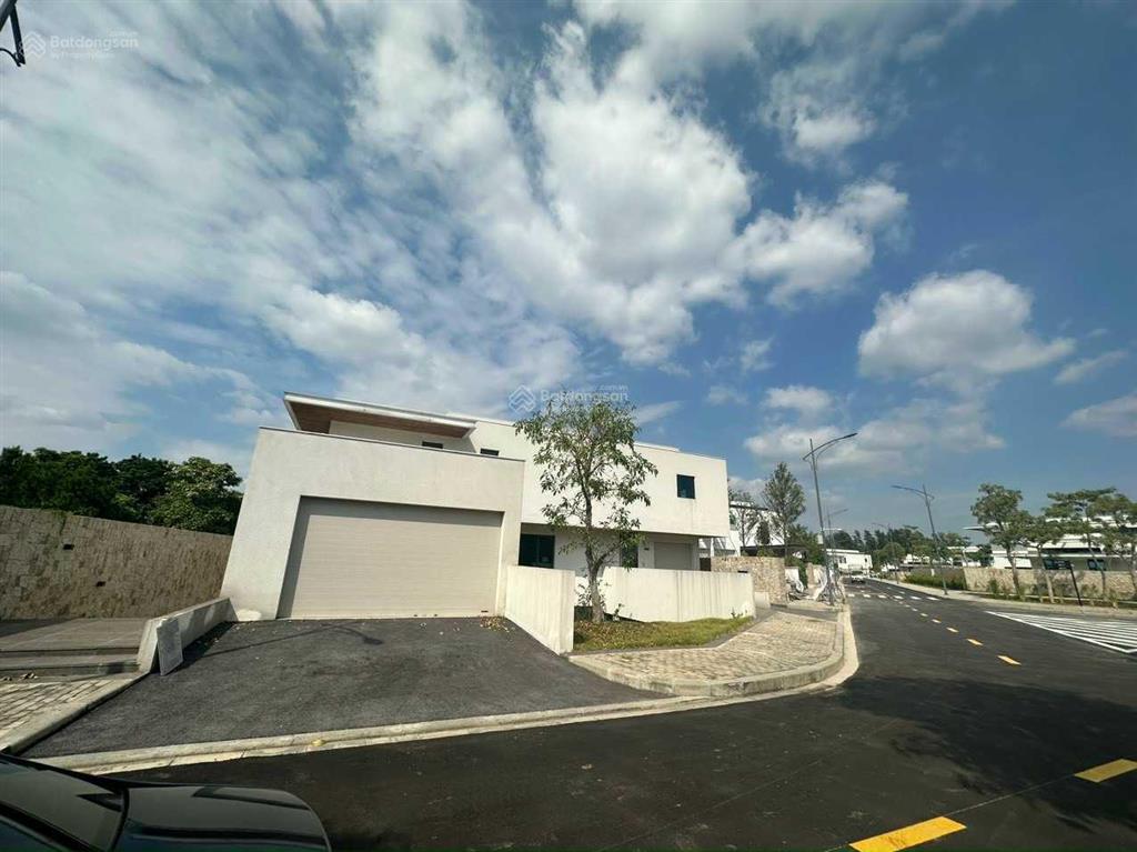 Bán biệt thự avenue sân golf vân trì giá tốt