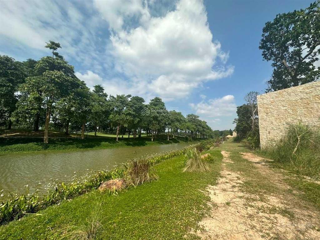 Bán biệt thự avenue sân golf vân trì giá tốt