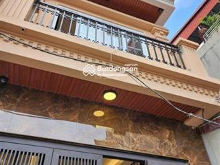 Cho thuê nhà nguyên căn tại đội cấn, diện tích 50m2x5t, thông sàn. giá cho thuê 12 triệu/tháng