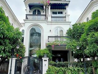 Em có 2 căn góc đối ngoại view trực diện công viên (2 căn góc đẹp nhất khu an quý villas)vào việc