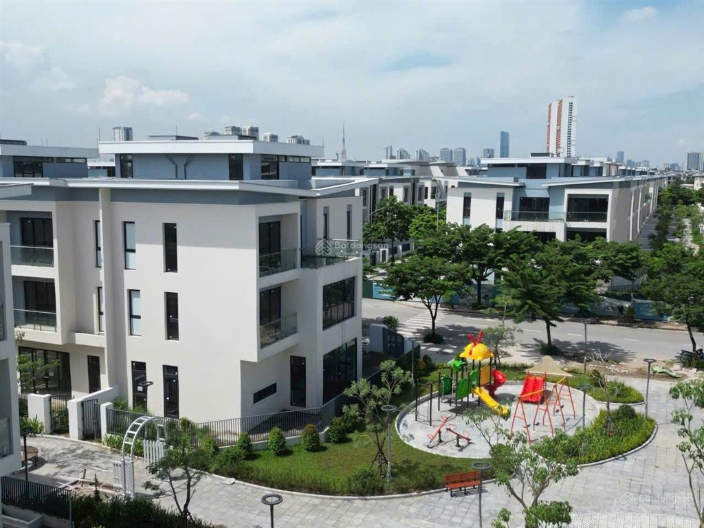 Đầu xuân em có 2 căn góc view trực diện công viên (2 căn góc đẹp nhất khu an quý villas) vào việc