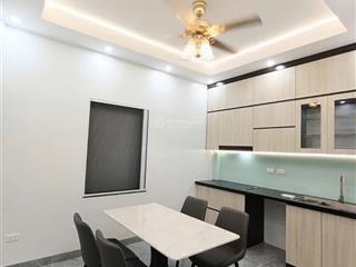 Nguyễn văn cừ, nhà mới 50m2, ô tô đỗ cửa, gần cầu chương dương, lô góc 2 mặt thoáng, 5.6 tỷ