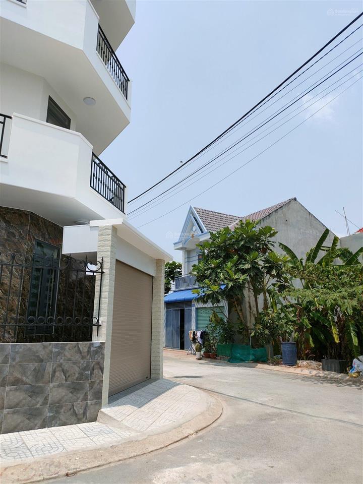 Bán 3 lô góc 2 mặt tiền dự án samsung village bưng ông thoàn 80m2 giá 4.75 tỉ ngang 6.8m