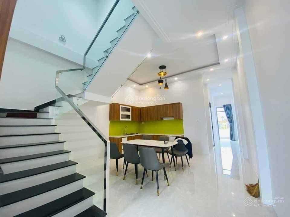 Bán nhà chia tài sản văn thân, 50m2, 3 tầng btct, 4 phòng ngủ, gần chợ bình tiên, hẻm thông.