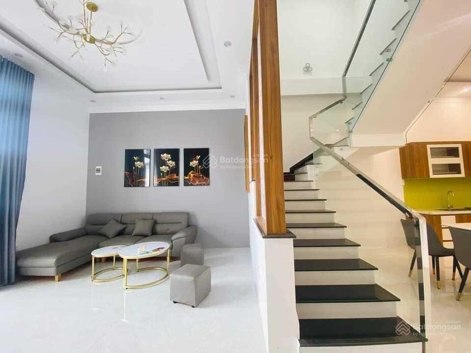 Bán nhà chia tài sản văn thân, 50m2, 3 tầng btct, 4 phòng ngủ, gần chợ bình tiên, hẻm thông.