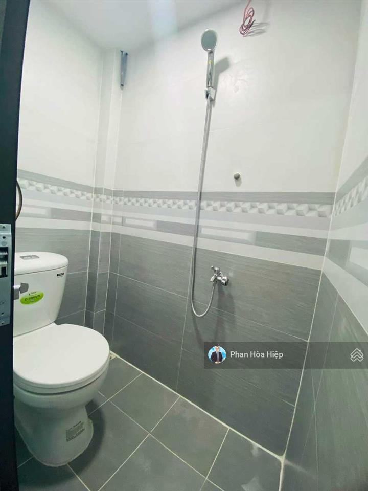 Nhà 5 tầng hậu giang kế trường lam sơn, 50m2, 4 pn 4wc, chính chủ xây kiên cố, hẻm xe tải 5m thông