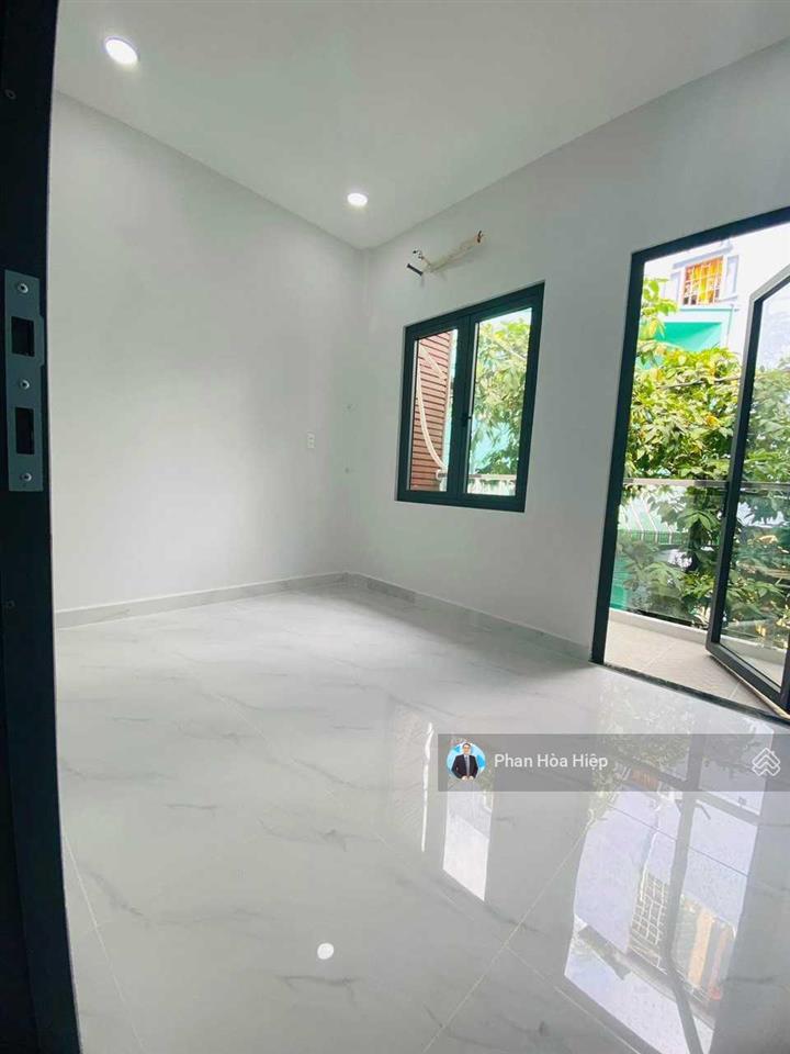 Nhà 5 tầng hậu giang kế trường lam sơn, 50m2, 4 pn 4wc, chính chủ xây kiên cố, hẻm xe tải 5m thông