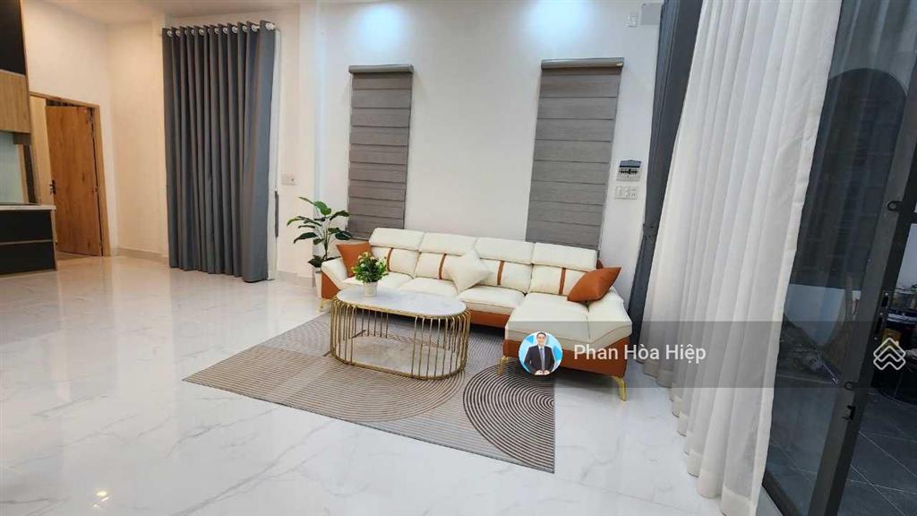 Nhà mới ở ngay bà hom, 66m2 ngang 5m, 3 tầng btct 4pn tặng nội thất cao cấp