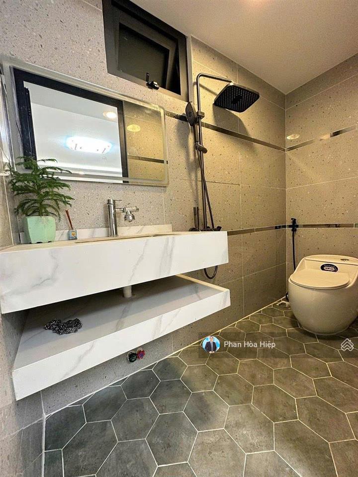 Nhà mới hxh hồng bàng, 60m2, 5 tầng 5pn 5wc thiết kế hiện đại, cách thuận kiều plaza khoảng 100m