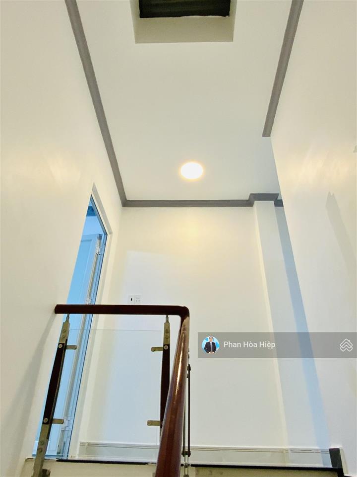 Nhà mới xây hxh phan văn khỏe, 50m2, 4 tầng btct,sân thượng, 4 pn, 3 wc, gần chợ kim biên