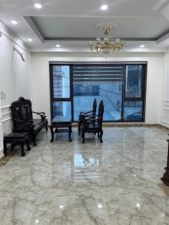 Nhà đẹp như hình. phân lô  ô tô  phố nguyễn văn huyên dt 55m2 7 tầng thang máy. mt 5m