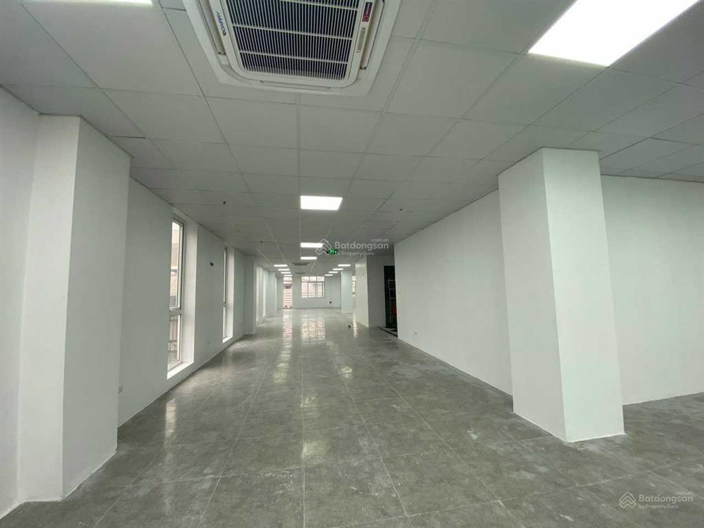 Chính chủ cho thuê văn phòng rẻ nhất cầu diễn, bàn giao mới cứng + free ngoài giờ, dt 150m2