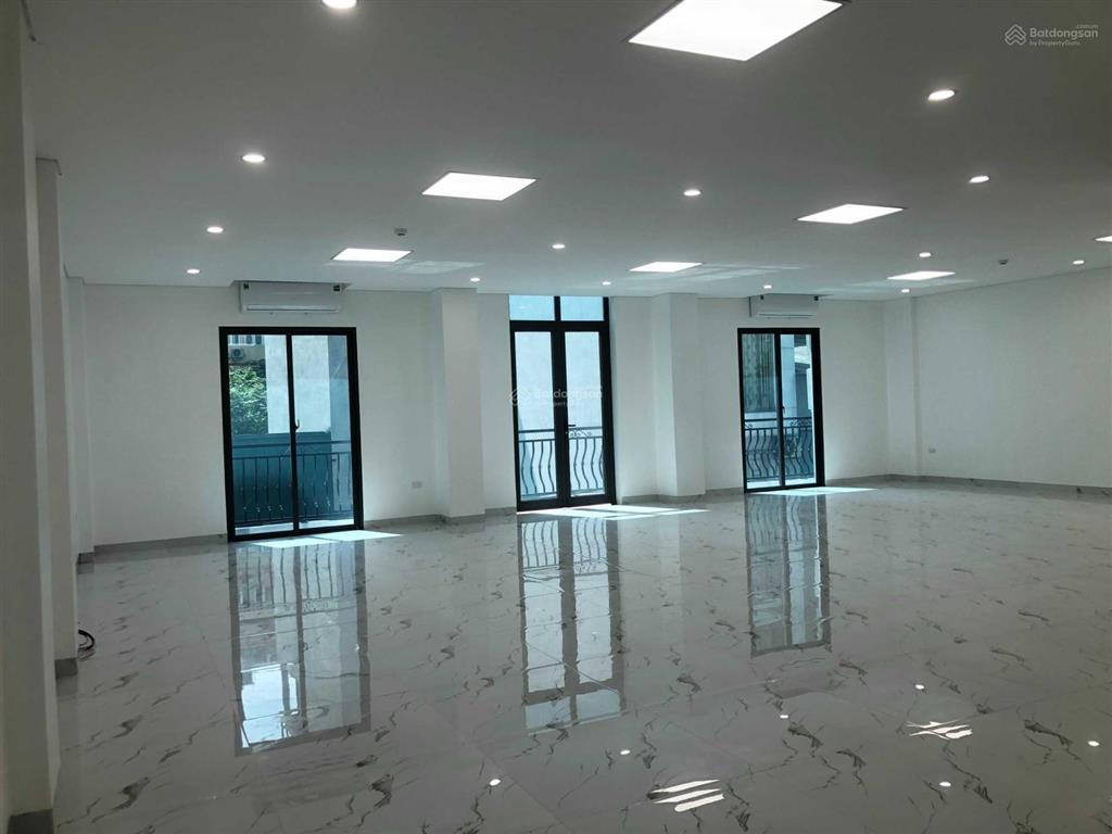 Siêu giảm giá văn phòng 120m2 tại mễ trì, từ 20 triệu chỉ còn 17 triệu