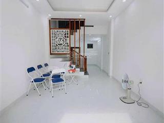 Gửi bán nhà 30m2 đông la  hoài đức , vài bước ra đường lớn oto đỗ gần