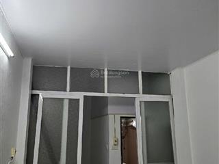 Bán nhà long biên 26m2 3 tầng 2pn  gần ô tô  gần chợ  gần đường lớn  giao thông thuận tiện