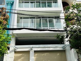 Tòa nhà khu trần não 7x20m hầm 5 tầng cho thuê