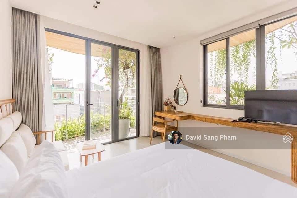 Dự án mới 100% phòng mộng mơ  ban công cạnh vòng xoay dân chủ  ngay 0989 785 ***