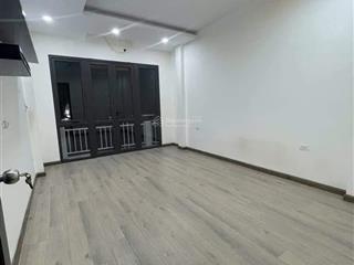 An dương, tây hồ. dt 29/32m2 x 5 tầng, mặt tiền 4m, ngõ thông, kinh doanh, nhỉnh 6 tỷ.