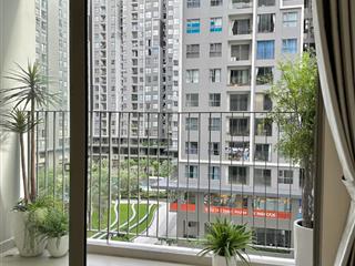 3pn full nội thất thiết kế giá 13 triệu, view hồ bơi, hướng đông nam, nhà đang trống ở được ngay ạ