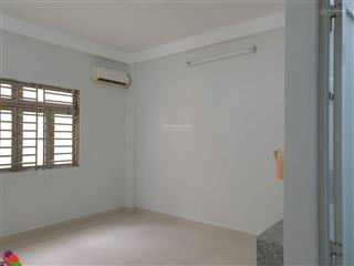 Phòng cho thuê 22m2, mặt tiền 74 lũy bán bích