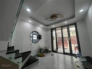 Nhà 2 tầng mới  lã xuân oai, ngay chợ nhỏ 80m2 ngang 6m, hẻm xe hơi tránh giá tốt nhất kv 4.5tỷ