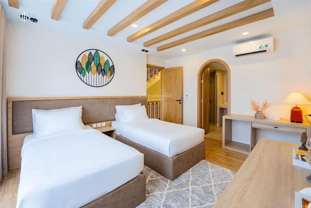 Duy nhất 1 căn biệt thự the residences, chỉ 7,5tỷ. đã có sổ hồng.sát trung tâm thương mại, bãi biển