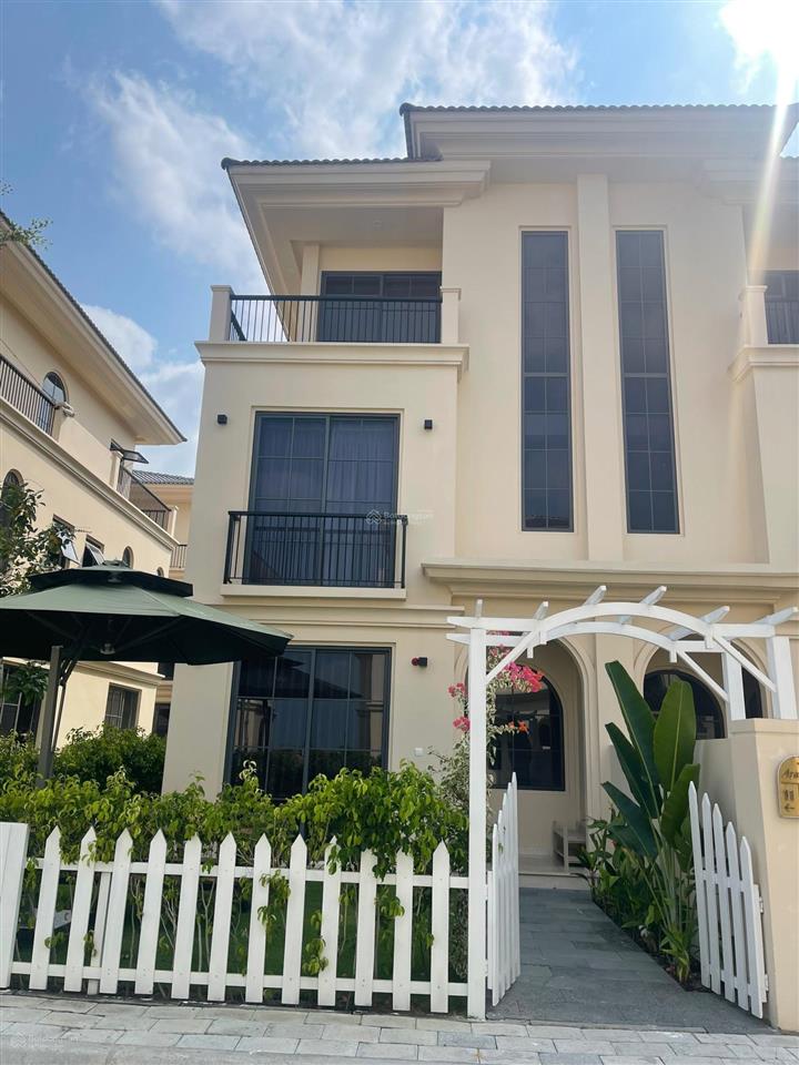 Duy nhất 1 căn biệt thự the residences, chỉ 7,5tỷ. đã có sổ hồng.sát trung tâm thương mại, bãi biển