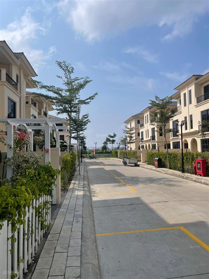 Duy nhất 1 căn biệt thự the residences, chỉ 7,5tỷ. đã có sổ hồng.sát trung tâm thương mại, bãi biển